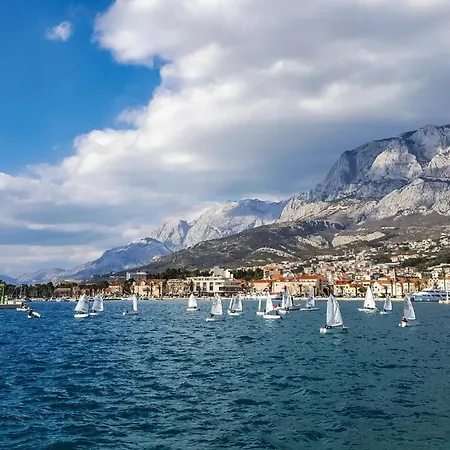 Apartment Stunning In With Wifi Makarska