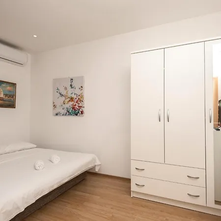 Cozy In With Wifi Apartman