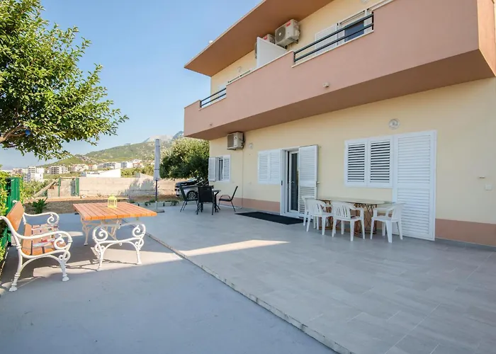 Cozy In With Wifi Apartment Makarska