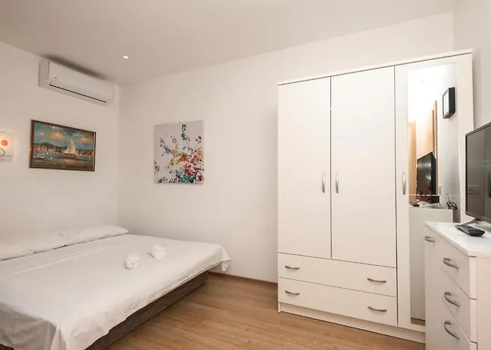 Cozy In With Wifi Apartment